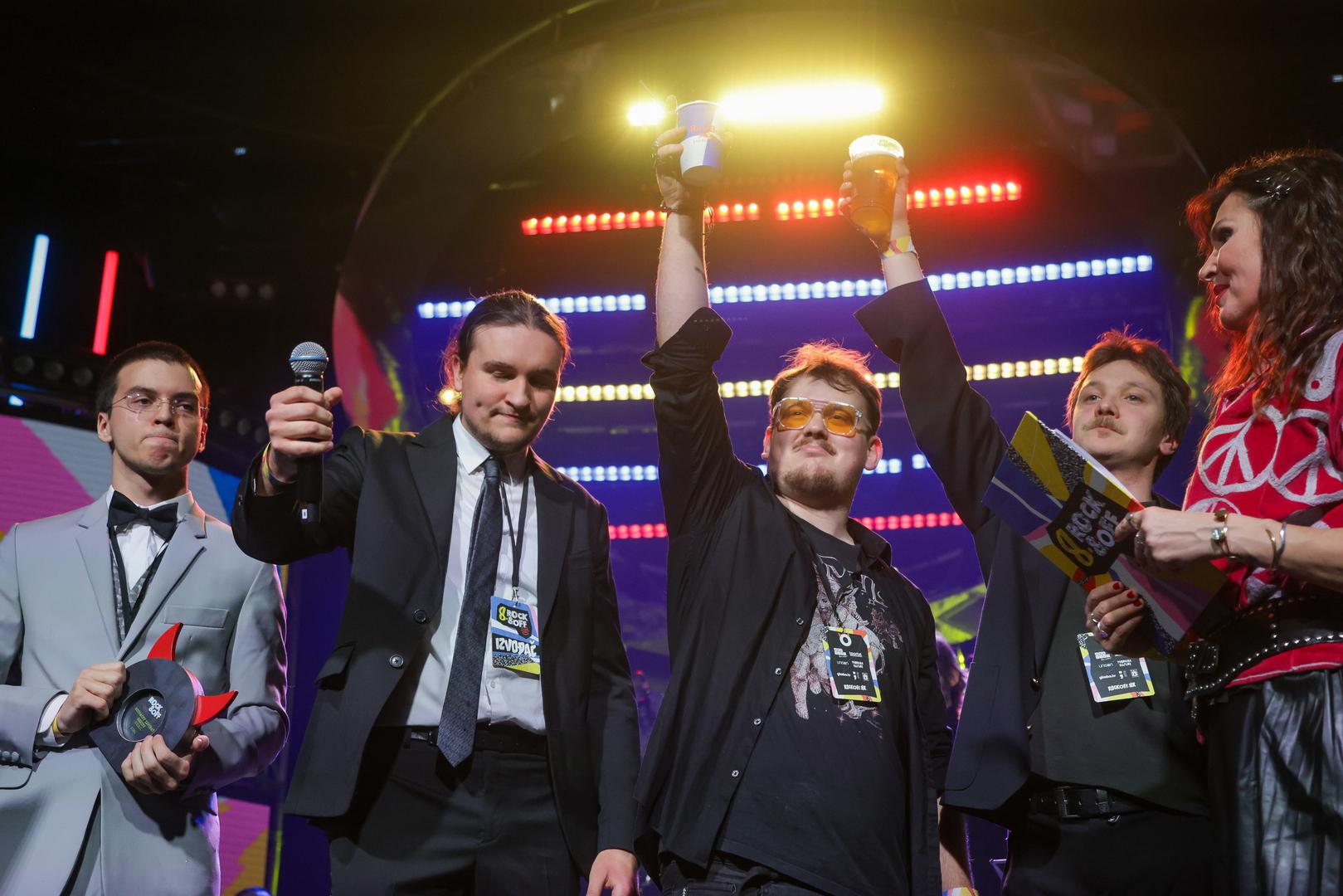 Posebnu pažnju privukla je kategorija Veliki prasak godine, nagrada s financijskom potporom. Titulu Velikog praska godine osvojili su Smrdljivi Martini. Uz statuu, pobjednika je HDS ZAMP nagradio i s ukupno 1.500 eura, sredstvima izdvojenima iz Fonda za promociju autorstva i autorskog prava, čime se dodatno potiče razvoj novih i perspektivnih glazbenih imena. Svi nominirani iz ove kategorije odlaze i na Rock&Off Tour.