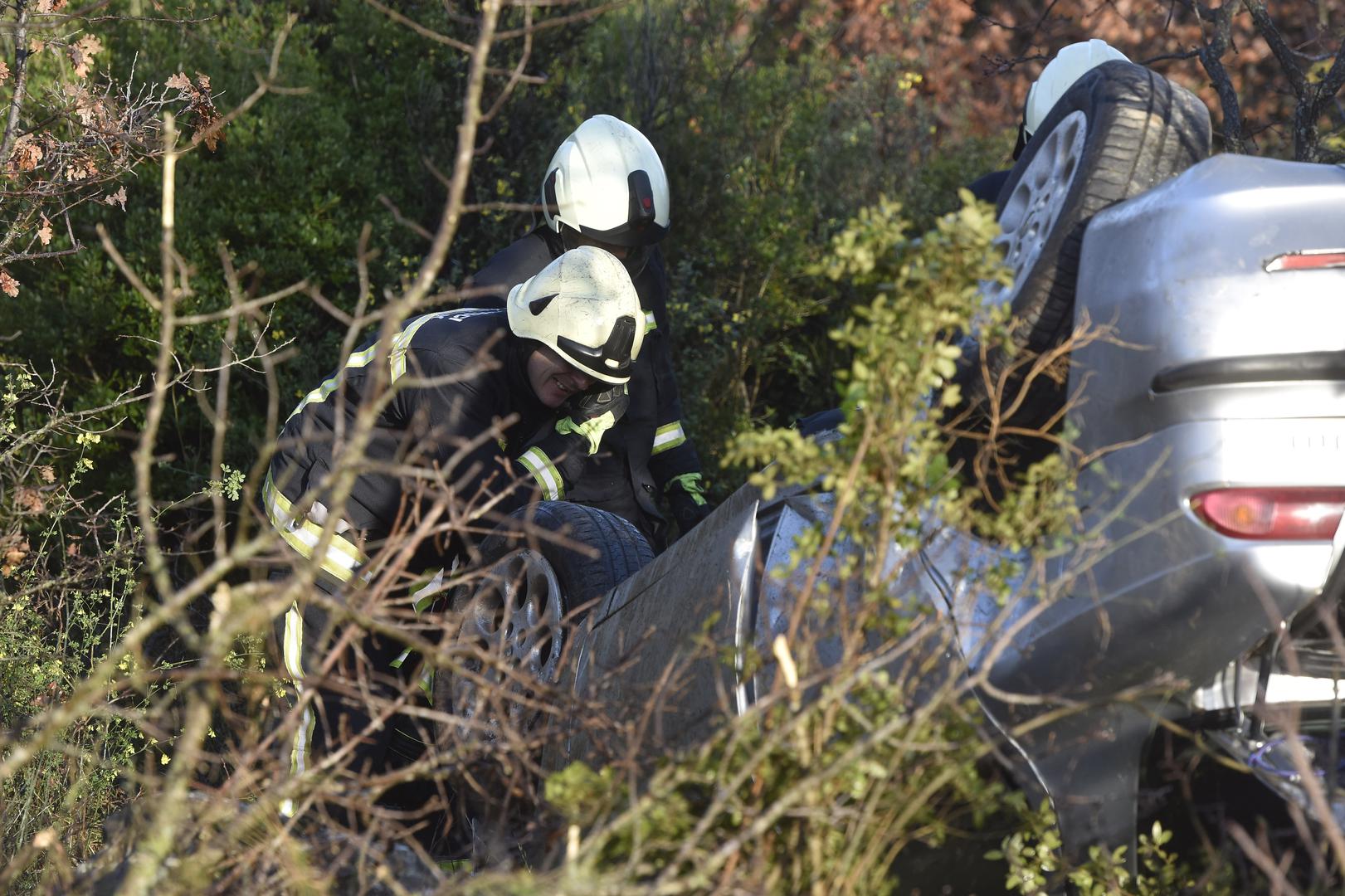Na intervenciji su sudjelovala dva vatrogasna vozila i hitna pomoć