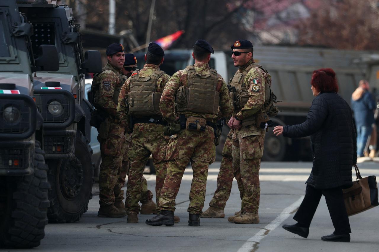 Tensions continue as roads in northern Kosovo still blocked