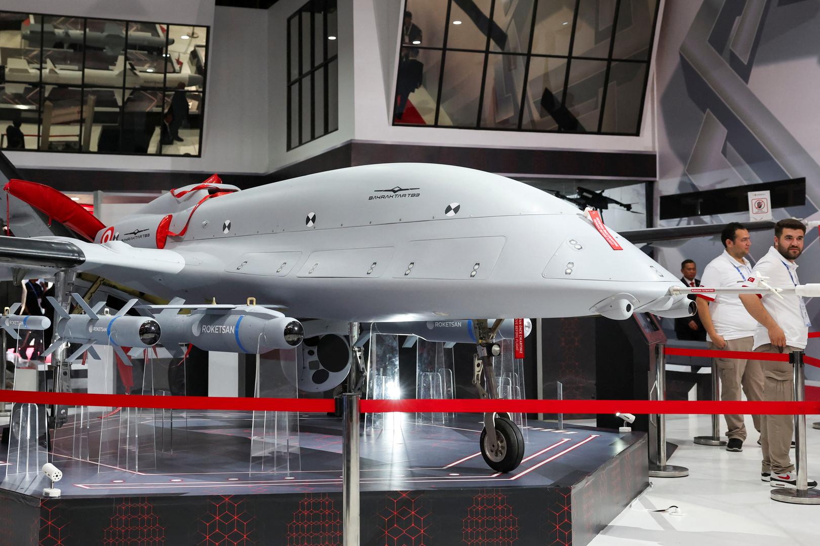 Prvi put je poletio 2014. godine, a od tada je stekao međunarodnu reputaciju zbog svoje učinkovitosti u različitim sukobima, uključujući ratove u Ukrajini, Libiji, Siriji i Nagorno-Karabahu