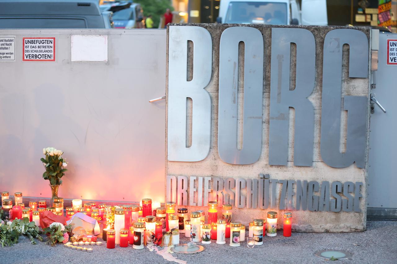 Graz: Građani i učenici pale svijeće ispred škole