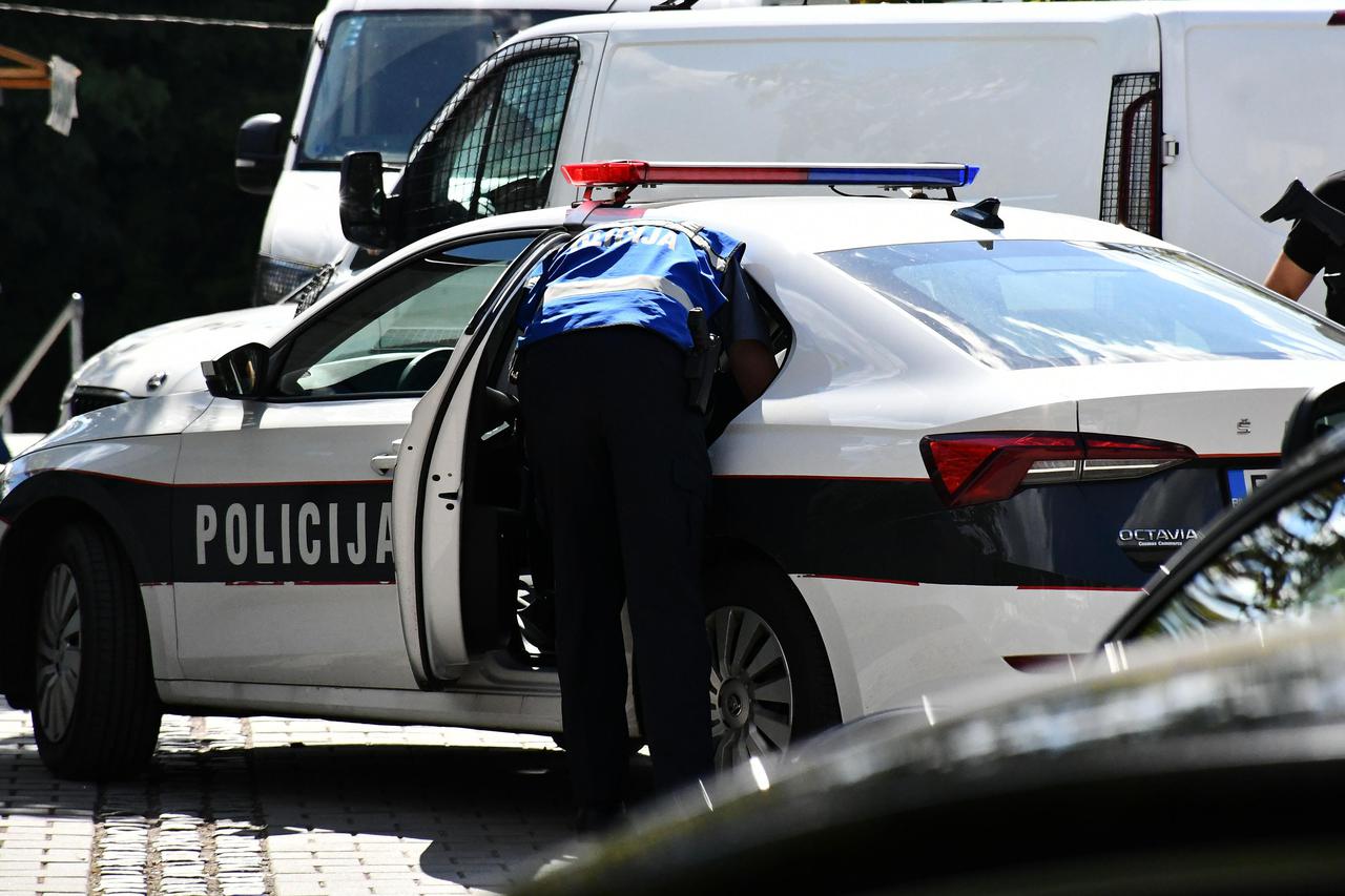 Gradačac: Očevid na policijskom automobilu na koji je pucao Nermin Sulejmanović