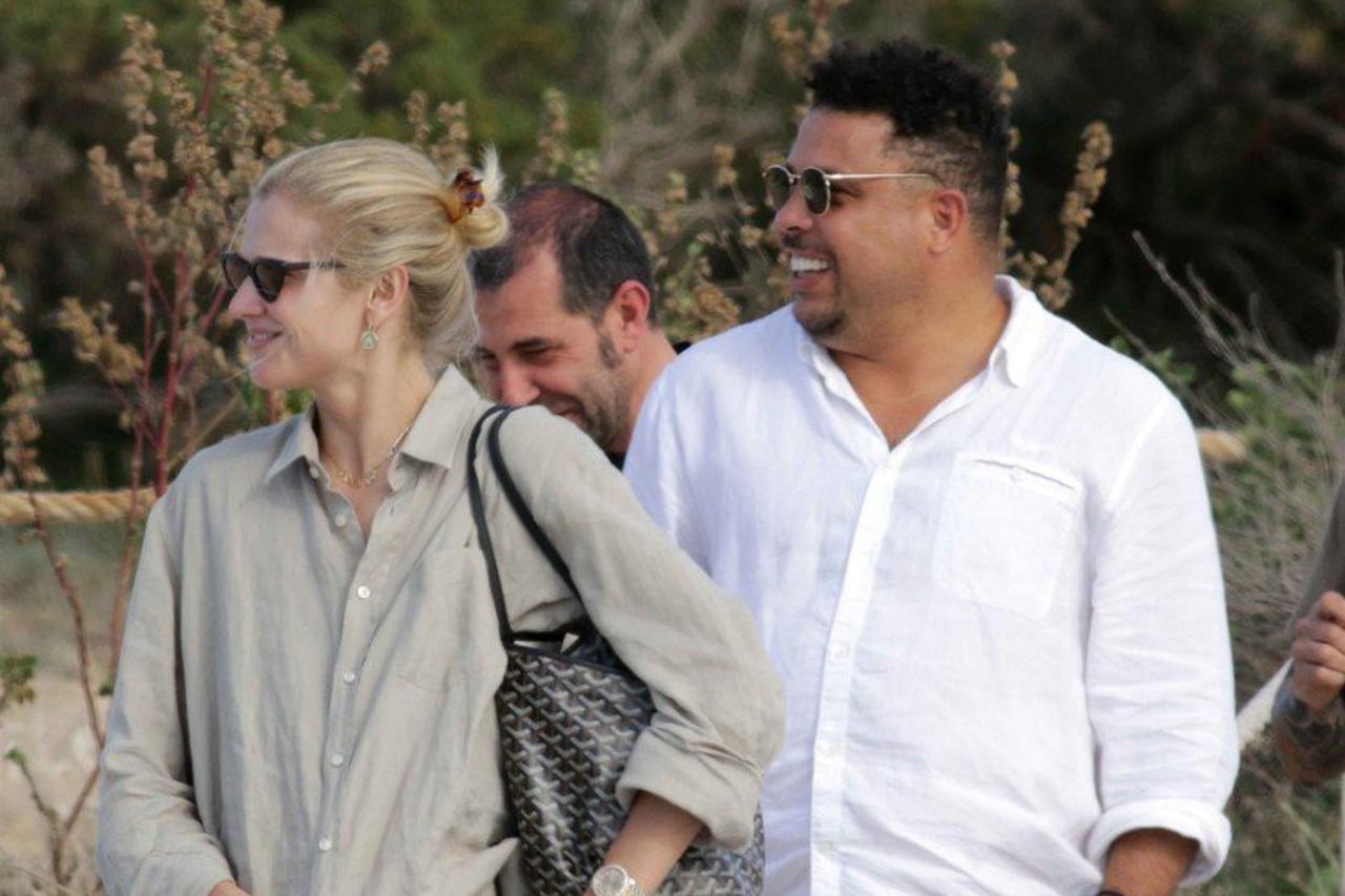 Zagreb: Poznati na reviji Roberta Severa