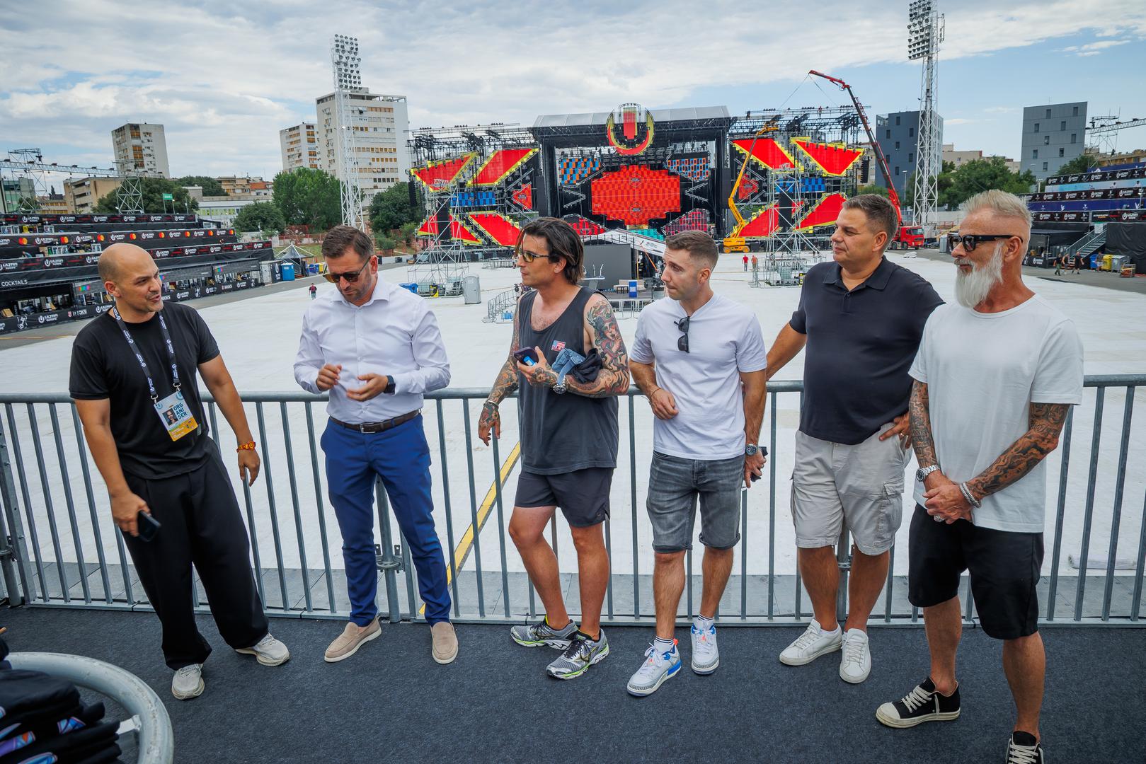 DJ Jock kazao je da je Resistance jedna od najprestižnijih svjetskih festivalskih pozornica. "Pripremio sam melodičan i groove set koji će postupno graditi atmosferu i otvoriti festival na poseban način", rekao je.