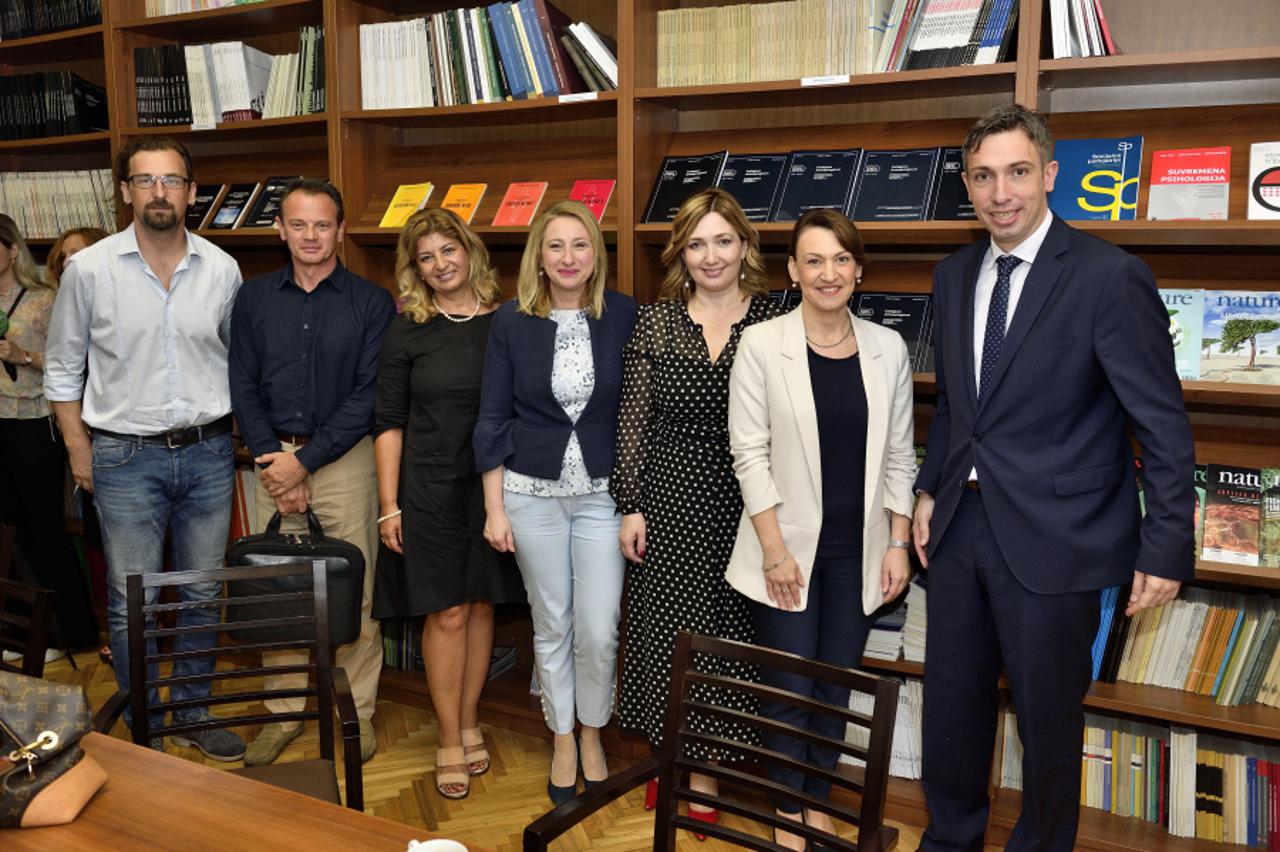 Na ovom projektu rade ugledni znanstvenici, a predvodi ih dr. sc. Saša Missoni (prvi desno)