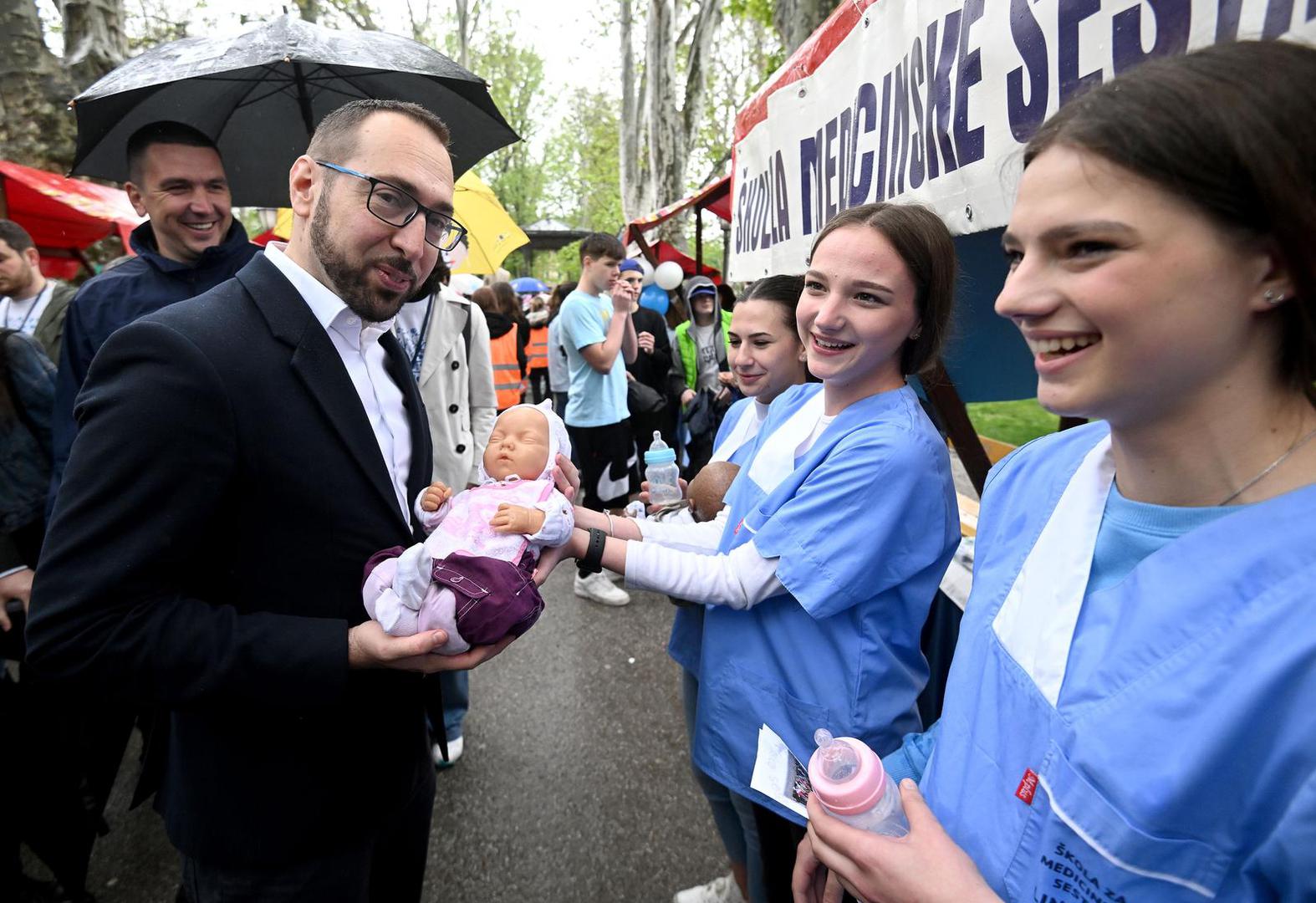 12.05.2023., Zagreb - Gradski ured za obrazovanje, sport i mlade ove godine po 17. put organizira manifestaciju Dojdi osmas, Zagreb te zove, tijekom koje srednje skole Grada Zagreba predstavljaju svoje obrazovne programe ucenicima osmih razreda osnovnih skola kako bi im odluku o izboru primjerene skole i nastavku obrazovanja ucinile sto laksom. Photo: Marko Lukunic/PIXSELL