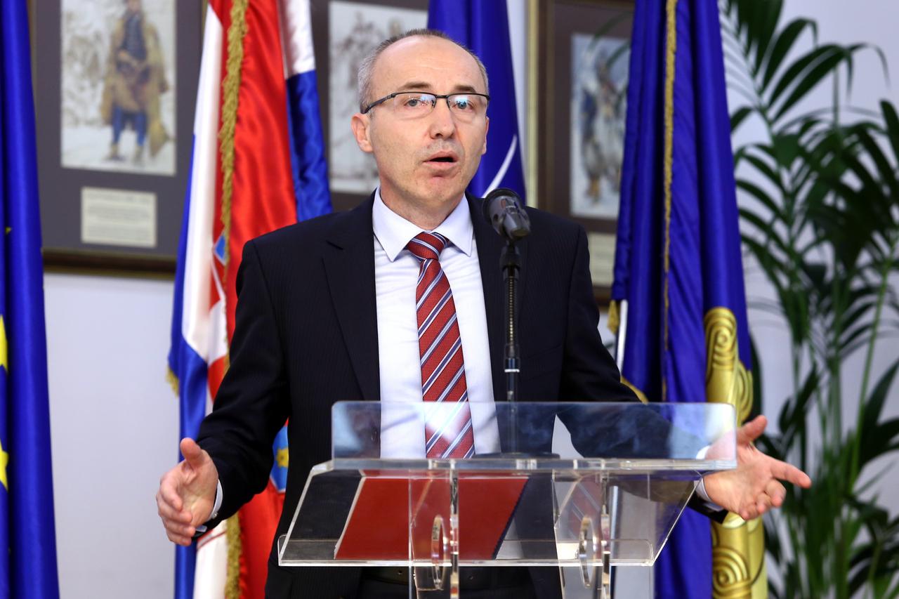 Zagreb: Konferencija za medije o nabavi vojnih borbenih aviona