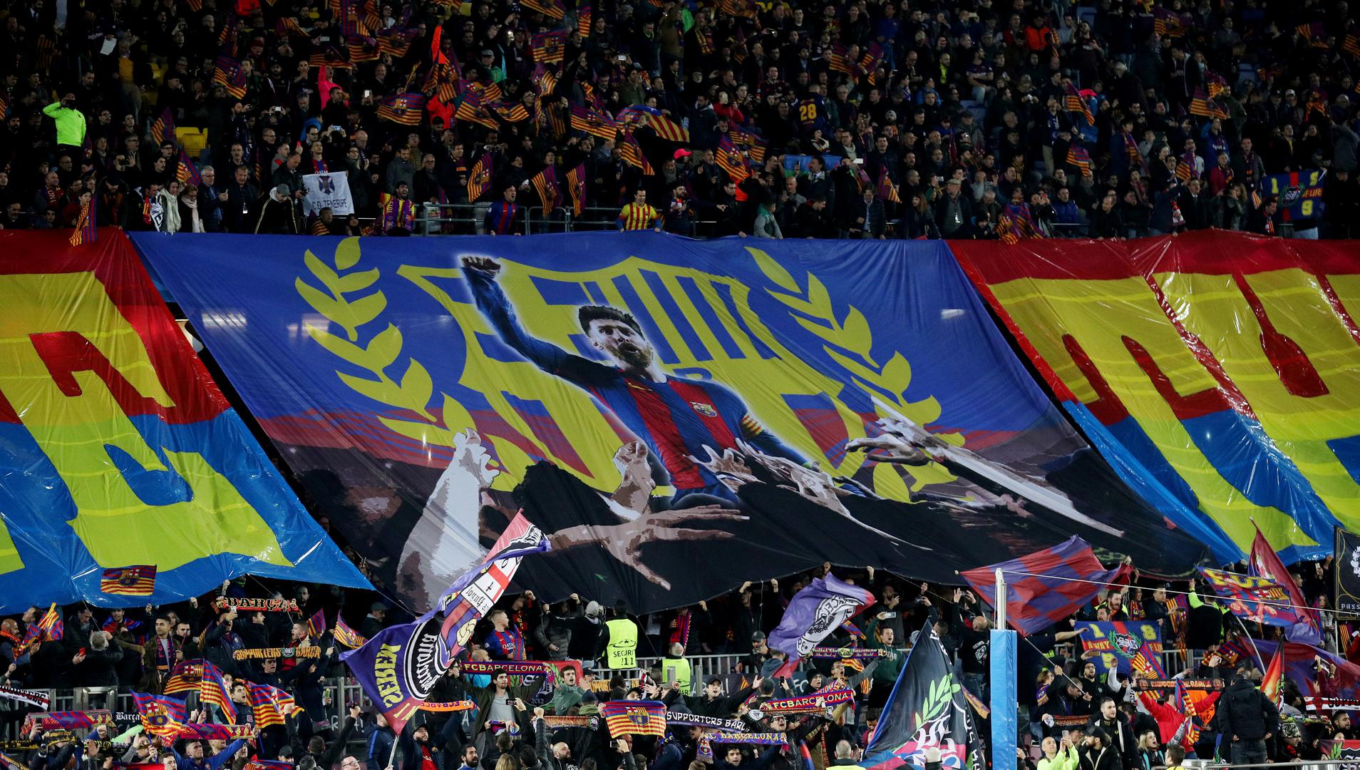  - Bože, čuvaj kralja - transparent je koji su navijači Barcelone razvili uoči utakmice protiv Chelseaja.

