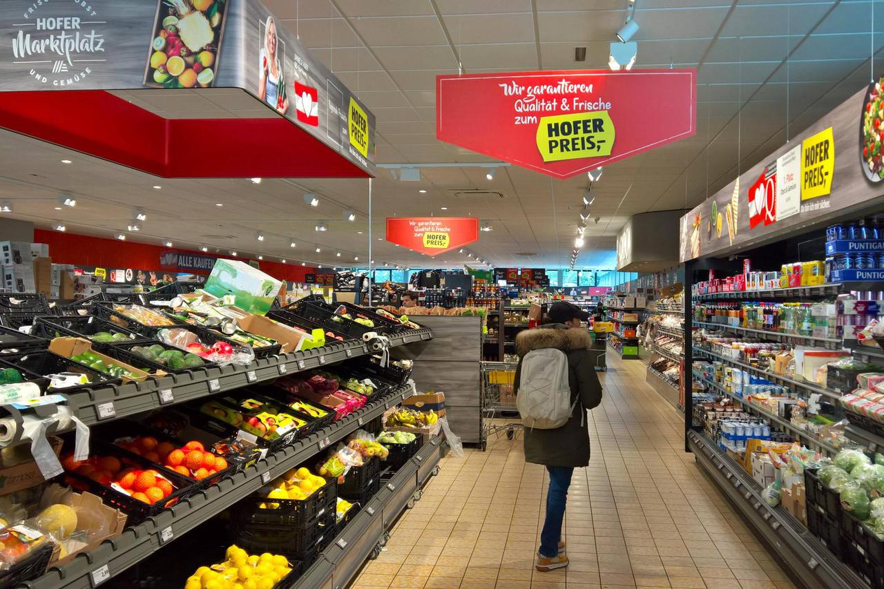 Die Hofer KG ist eine österreichische Lebensmittelhandelskette. Sie ist Teil der Unternehmensgruppe Aldi Süd, die auf vi