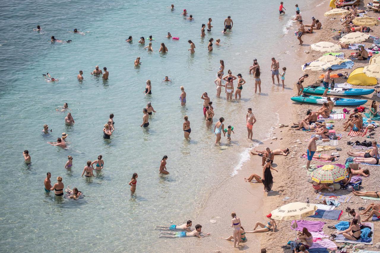 Dubrovnik: Plaža Banje prepuna je kupača