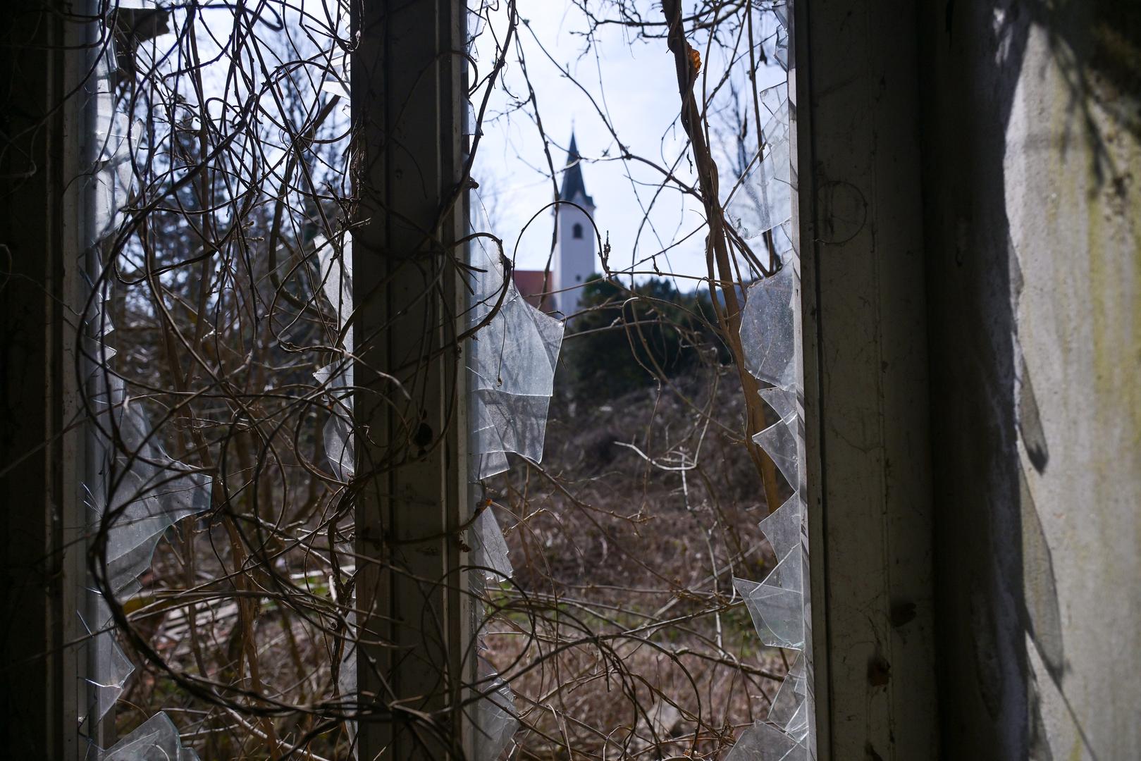 U proteklom razdoblju obnovljen je i Muzej, uređena škola u Langovoj ulici te obnovljeno igralište na istoj lokaciji. Kupljena je i stara škola u centru grada, dok je u tijeku rješavanje imovinsko-pravnih odnosa na području Same. „Korak po korak gradimo cjelinu. Kupnjom Vile Wagner taj prostor dobiva novu dimenziju i zaokruženu razvojnu priču“, naglasila je Škrobot.

