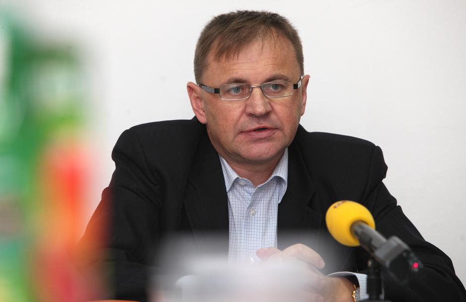 Zagreb: Nogometni savez Zagreba?ke županije podržao Štimca 