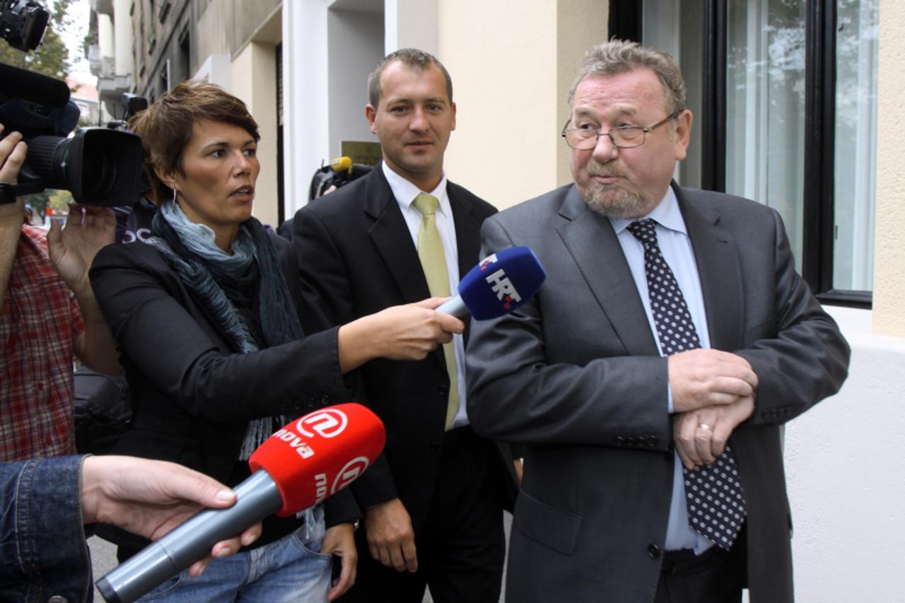 \'16.09.2010., Zagreb - Izlazak clanova HDZ-a nakon sastanka u sjedistu stranke, Vladimir.  Photo: Zarko Basic/PIXSELLSeks\'