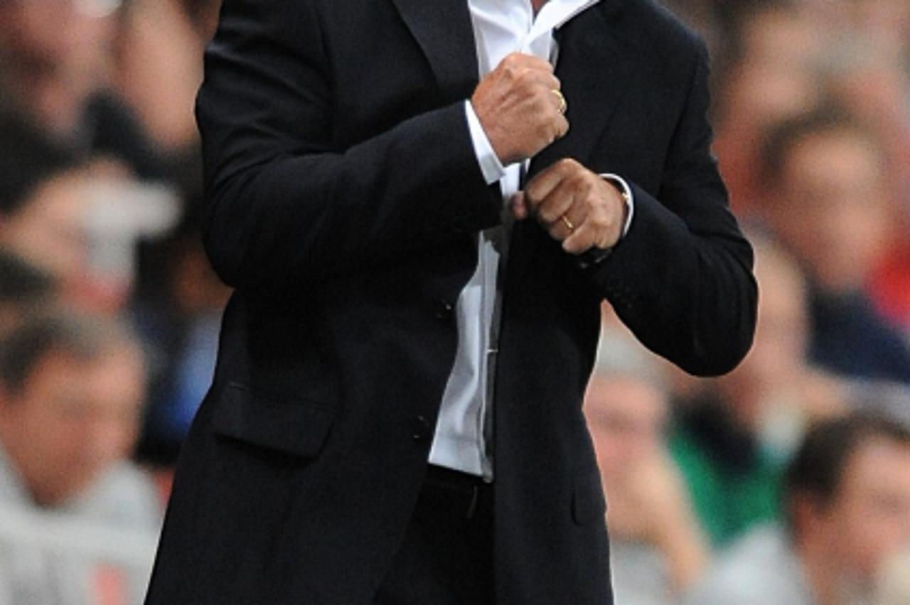 'Olympiakos manager Zico gestures from the touchline.Photo: Press Association/PIXSELL'