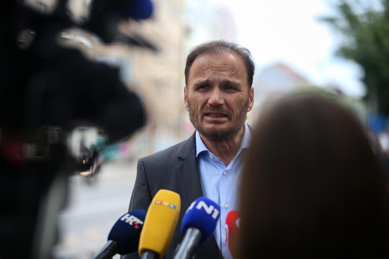Zagreb: Izjava odvjetnika Ante Nobila nakon izlaska Borisa Miloševića iz  USKOK-a