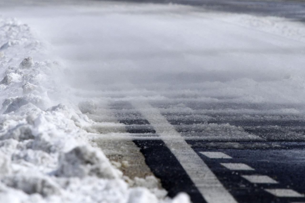 Čakovec: Snijeg i poledica izazivaju probleme u prometu