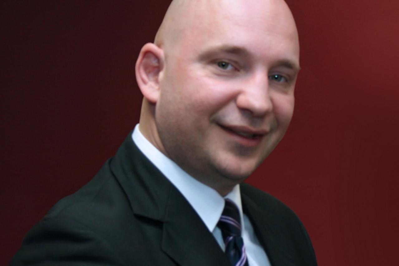 'SlavenVujic1_nnn_unu_210810'