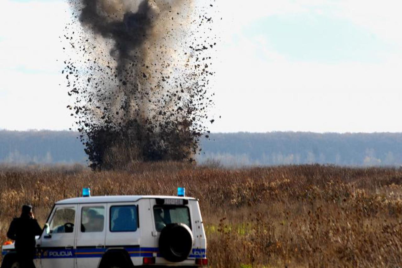 eksplozija, bomba