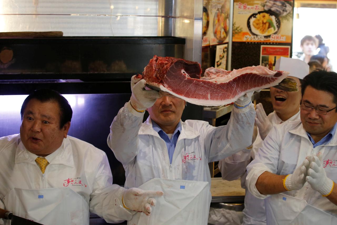 Platio tunu tri milijuna dolara