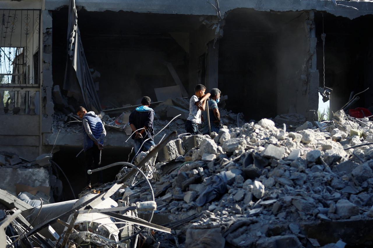 VIDEO Velika katastrofa u Gazi, mnogi stradali u udaru na bolnicu: 'Stotine  žrtava su pod ruševinama' - Večernji.hr