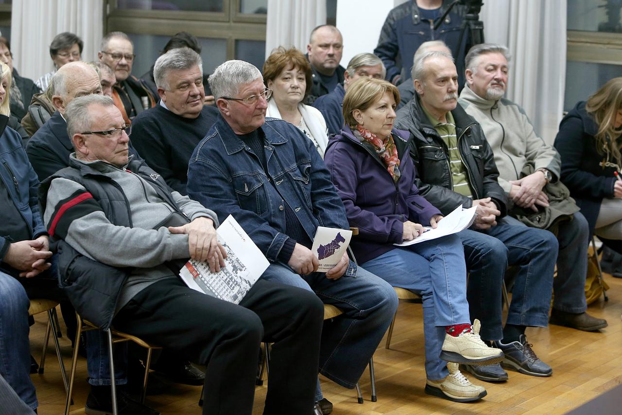 18.03.2015., Zagreb - Sigetje, mjesna samouprava Gajnice, Tribina za legalizaciju doizmjena i dopuna GUP-a.   Photo: Dalibor Urukalovic/PIXSELL
