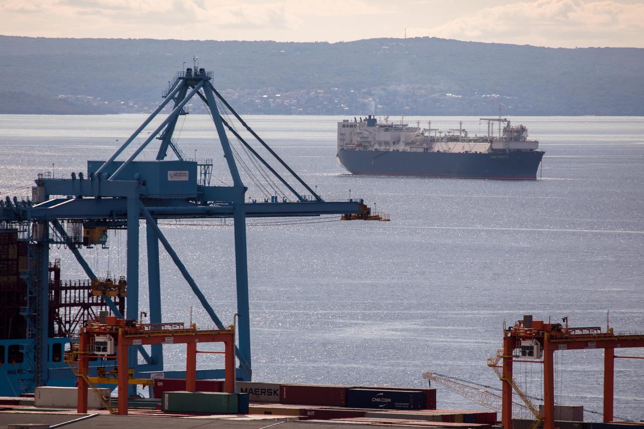 U Rijeku je doplovio dugoočekivani  plutajući LNG terminal