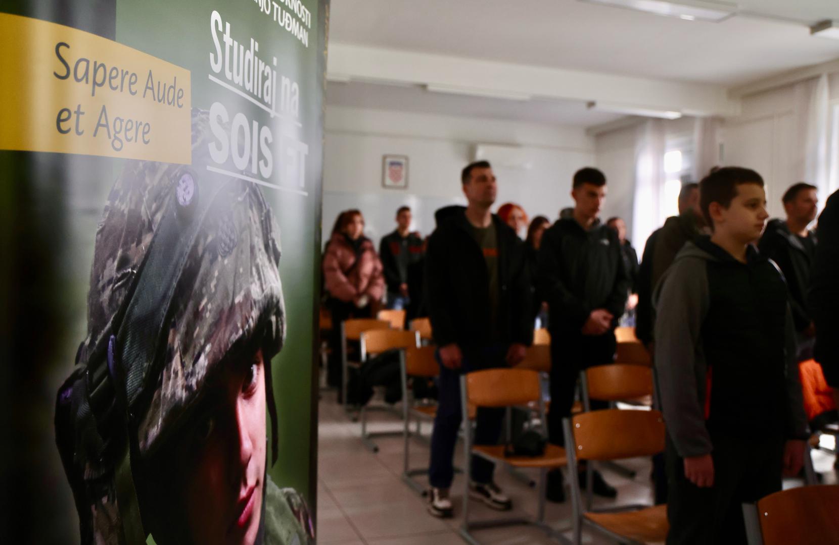 Posjetitelji su doznali više o kadetskoj službi te prijediplomskim i diplomskim sveučilišnim studijskim programima Vojno vođenje i upravljanje, Vojno inženjerstvo i Vojno pomorstvo.