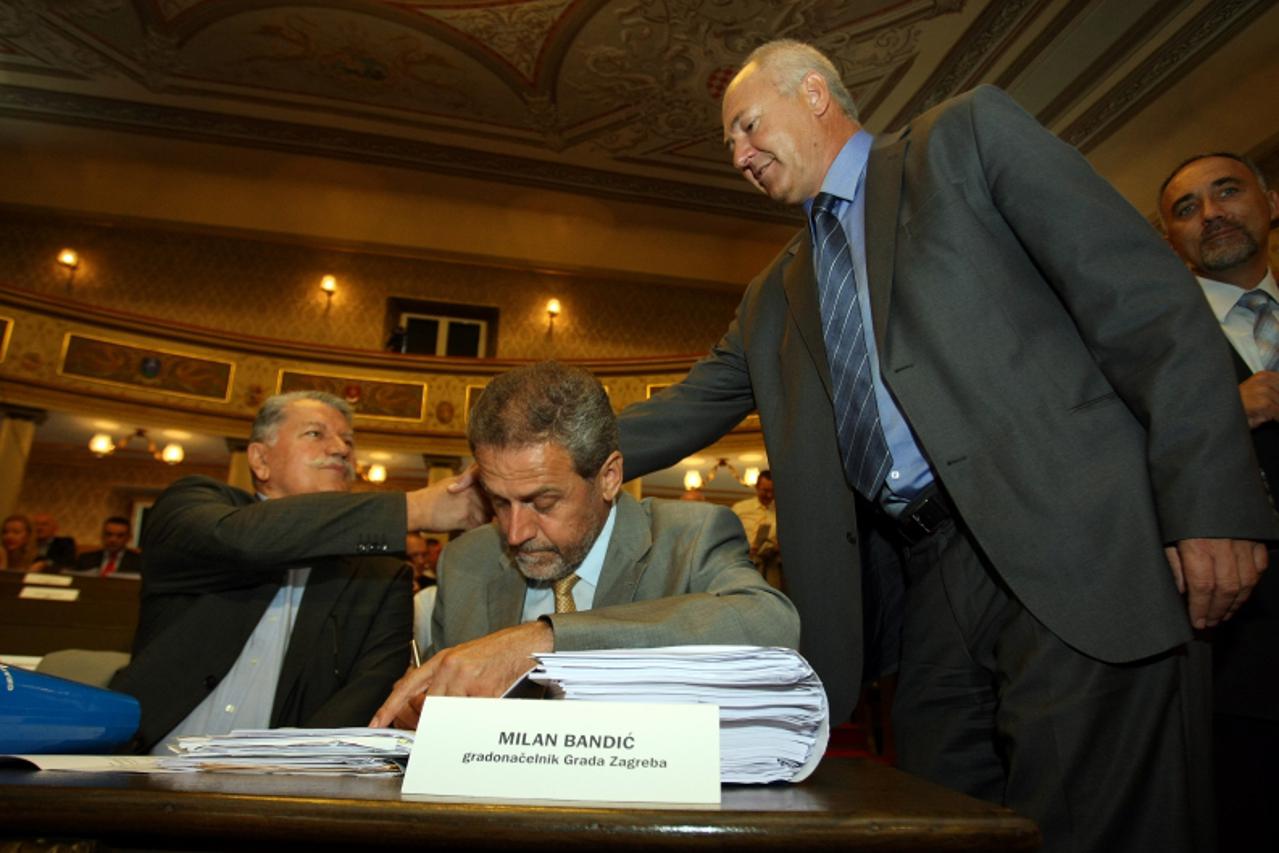 '12.07.2011., Gradska skupstina, Ulica sv. Cirila i Metoda 5, Zagreb - 28. Sjednica Gradske skupstine Grada Zagreba. Vidoje Bulum, Milan Bandic, Ivo Covic. Photo: Sanjin Strukic/PIXSELL'
