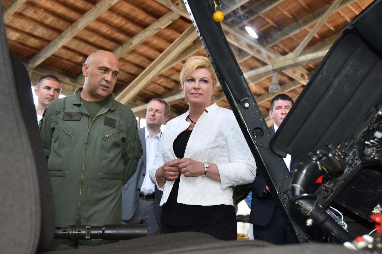 U 93. Zrakoplovnoj bazi Zemunik jutros je odrzana svecana prezentacija helikoptera OH-58D Kiowa Warriors