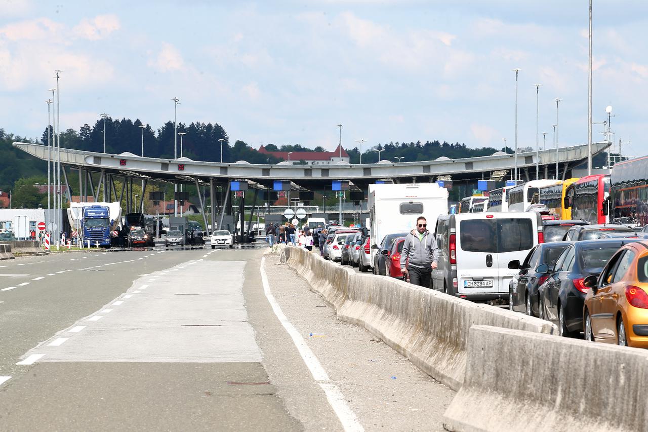 Bregana: Gužve na graničnom prijelazu Bregana za ulazak u Sloveniju