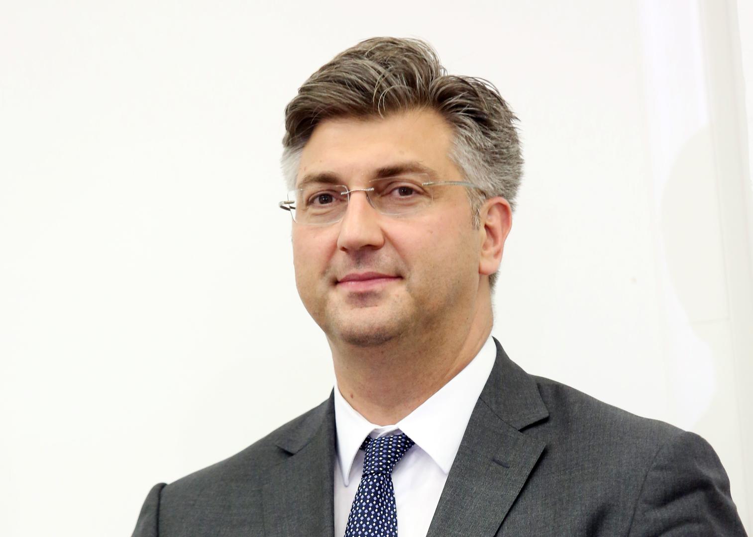 Predsjednik Vlade shvatio je da teško može izvojevati pobjedu što se tiče porezna na nekretnine nad argumentom koji je protiv tog poreza javnosti ponudio lukavi i “odrešiti” predsjednik udruge Lipa Davor Huić 