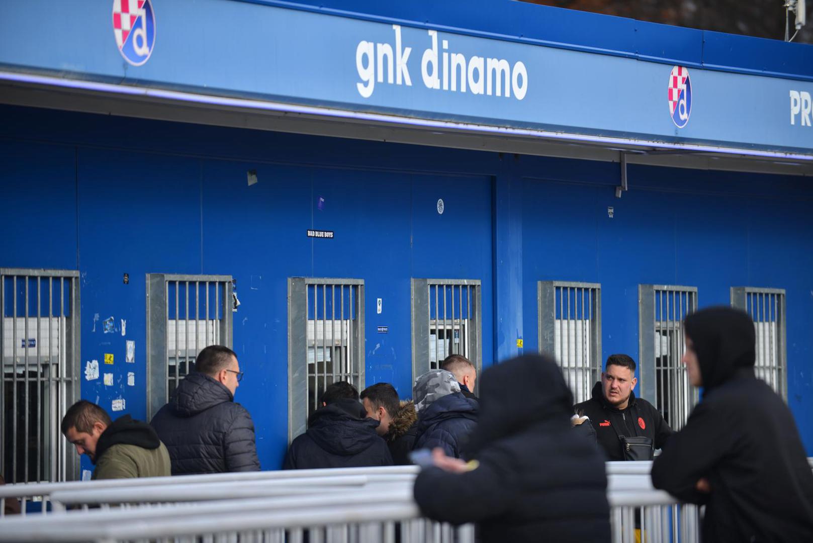 16.12.2023., Maksimir stadion, Zagreb - Guzva za kupnju karata najveceg hrvatskog derbija Dinama i Hajduka. Photo: Josip Mikacic/PIXSELL