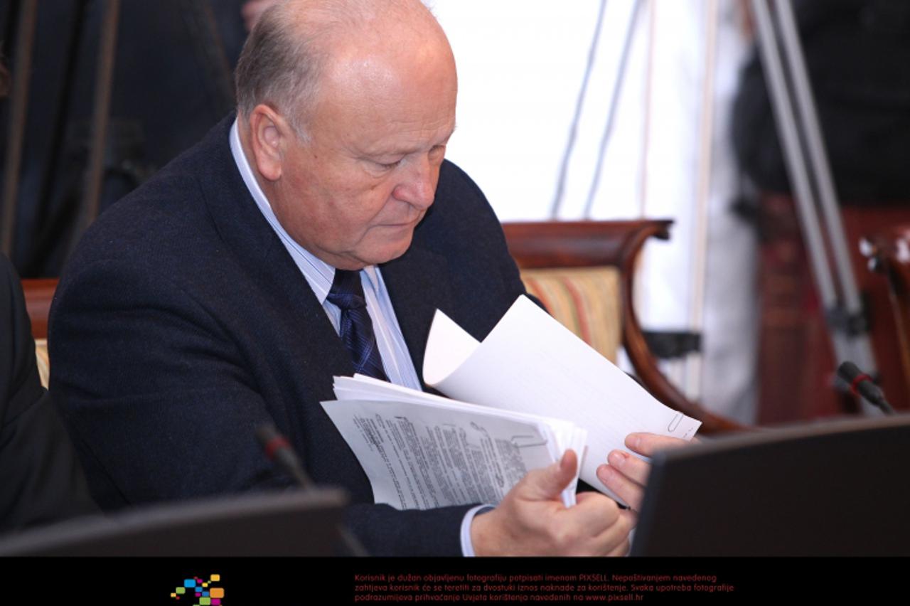 \'09.02.2012., Zagreb - U Banskim dvorima odrzana 7.sjednica Vlade RH na kojoj je, uz ostalo, raspravljano i o paketu poreznih zakona. Slavko Linic. Photo: Patrik Macek/PIXSELL\'
