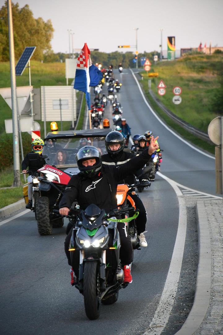 No s vremenom je običaj postao tradicija o kojoj cijeli grad danima priča i prilika za veselo druženje