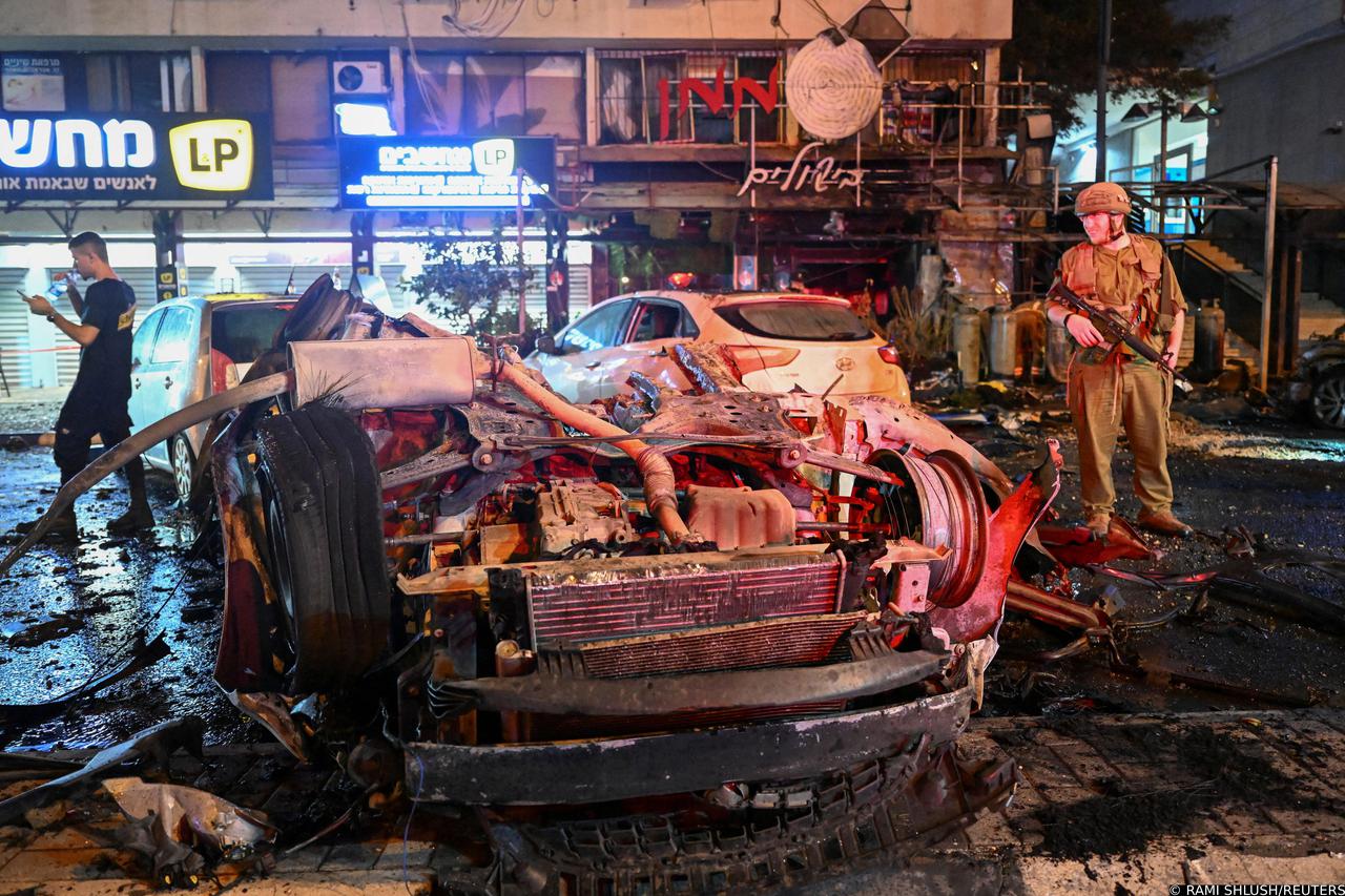 Rocket strike in the Israeli border town Kiryat Shmona