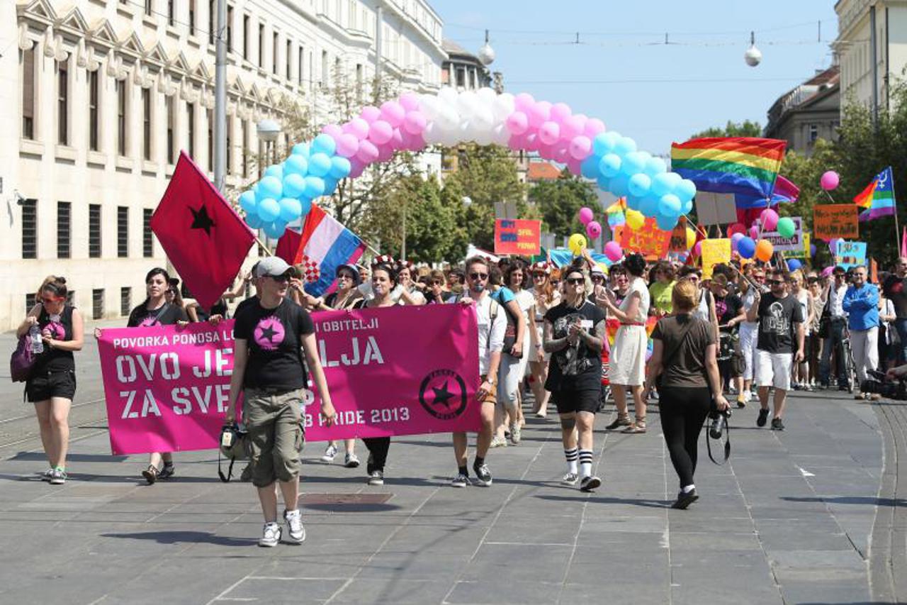 Zagreb Pride 2013 povorka oftke 3 (1)