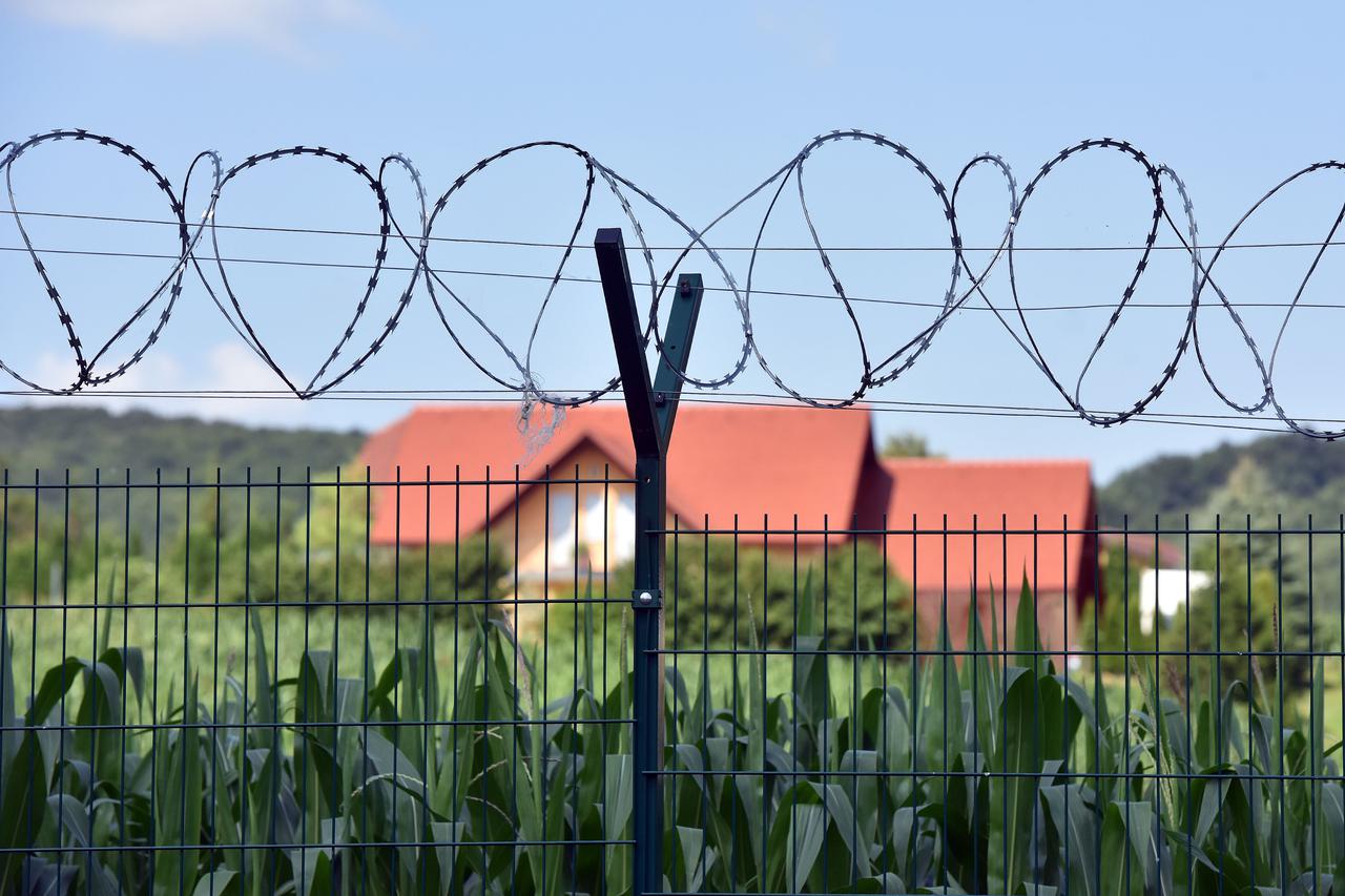 Cestica: Život uz žicu na granici sa Slovenijom