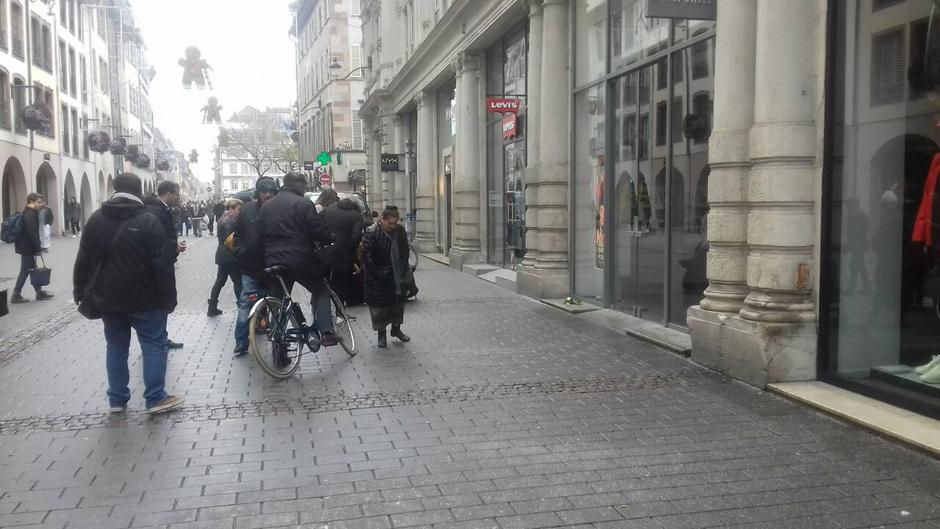 Polaganje cvijeća za žrtve napada u Strasbourgu