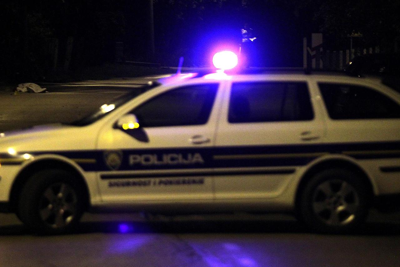 Policija noć