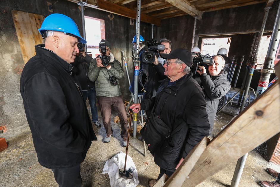 Zagreb: Ministar Branko Bačić obišao gradilišta gdje traje obnova od potresa na području Grada Zagreba