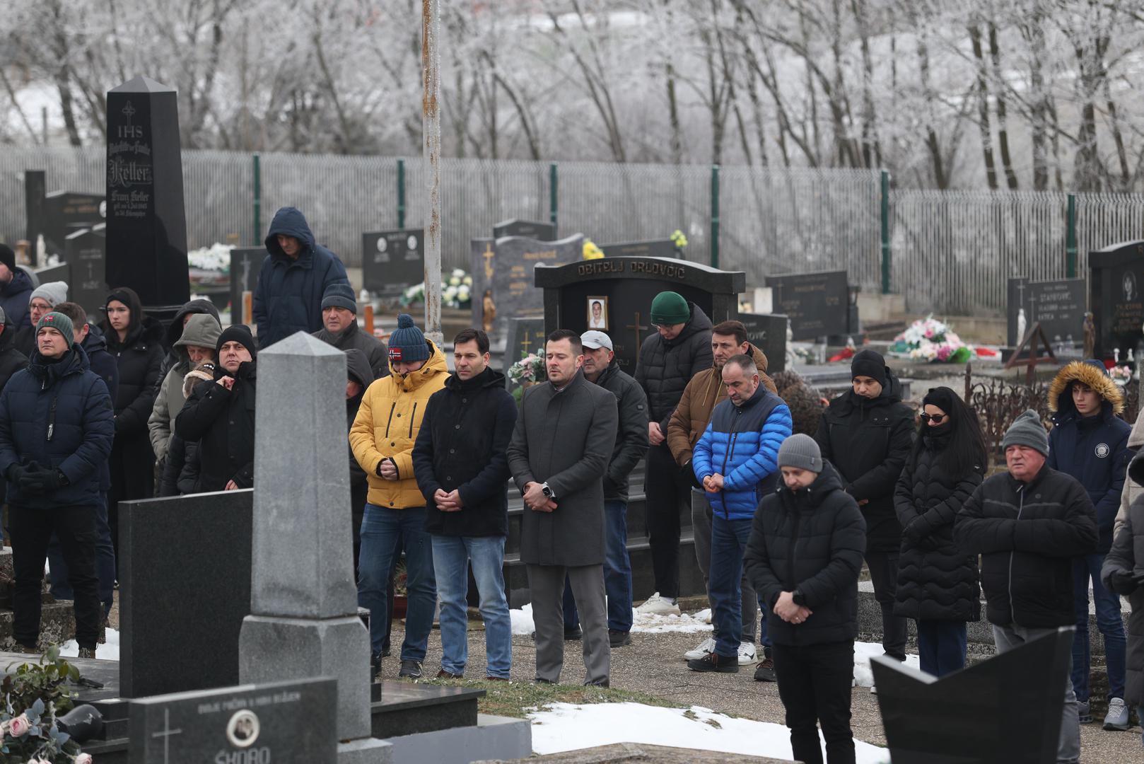 A na terenu je bio sve samo ne tih. Eksplozivan, nepredvidiv i ubojit, Mladen Bartolović bio je istinska ikona HNL-a. Za svoju Cibaliju odigrao je 255 utakmica i postao njen najbolji strijelac u povijesti Prve HNL s 58 golova.