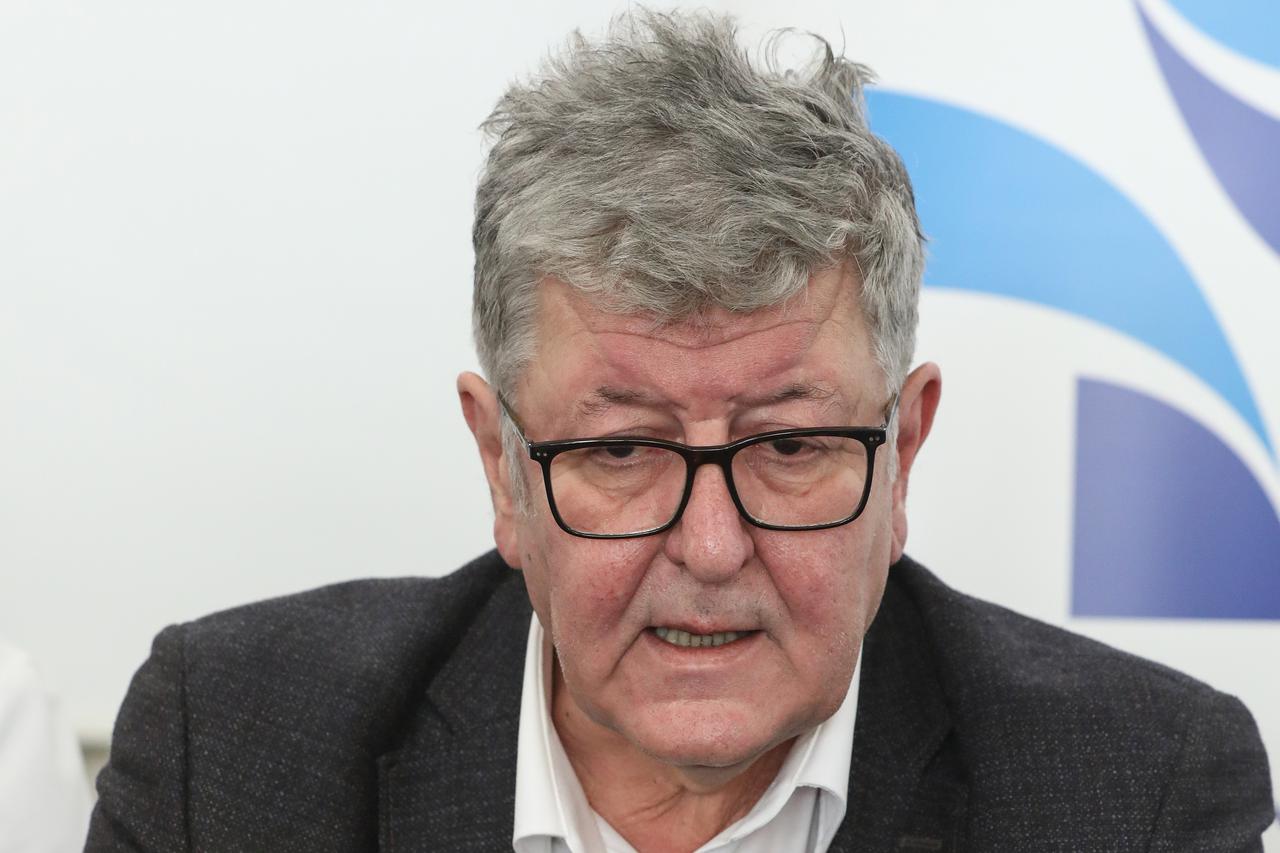 Konferencija za medije u KBC Zagreb nakon uspješne kombinirana transplantacija jetre i srca istovremeno