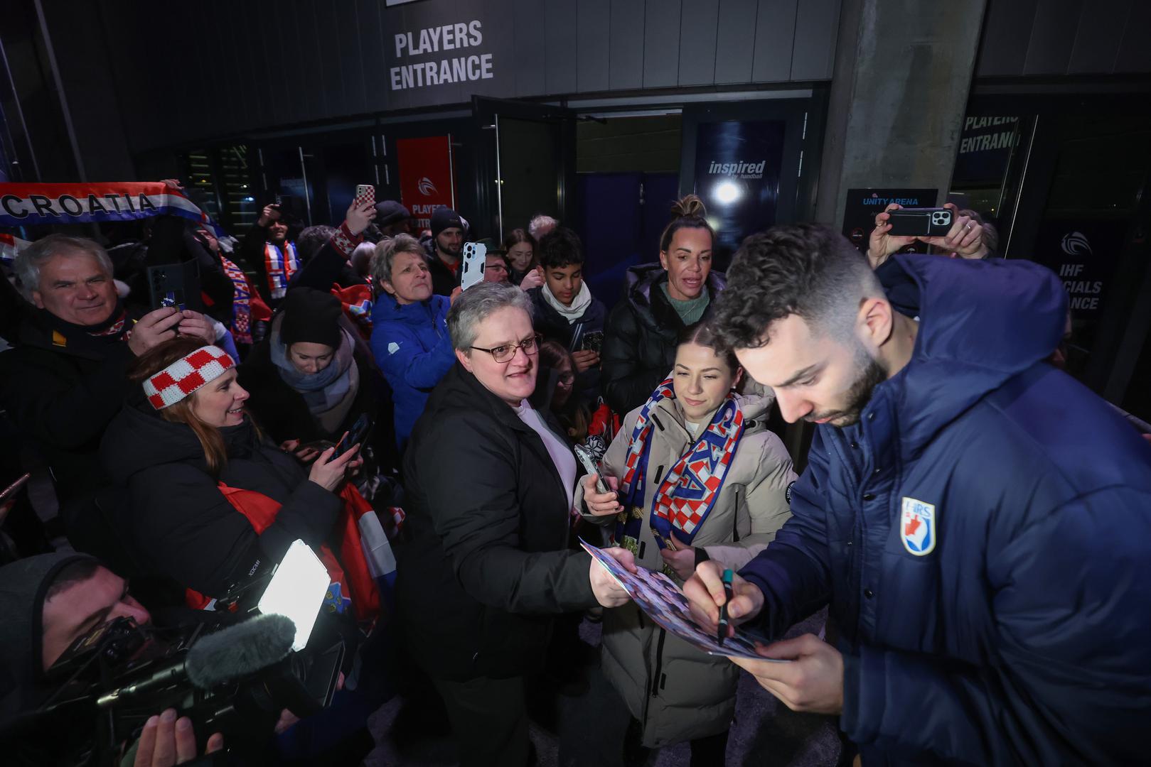 Hrvatski rukometni reprezentativci imat će veliku podršku s tribina Unity Arene u norveškom Baerumu gdje će u nedjelju od 18 sati odigrati finale Svjetskog prvenstva protiv Danske