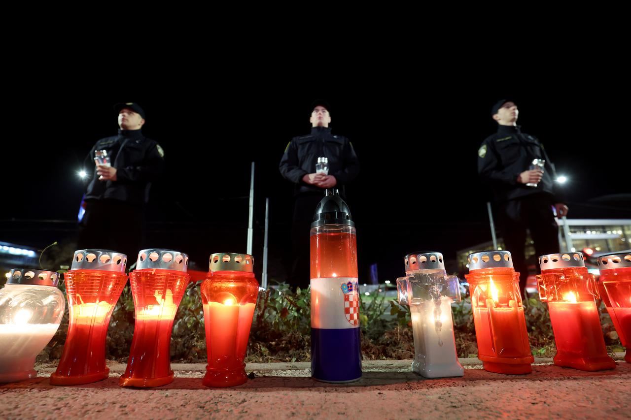 Zagreb: Duž Vukovarske ulice upaljeni su lampaši povodom obljetnice pada Grada heroja