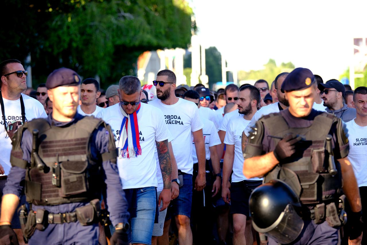 Dolazak  Torcide pred stadion Maksimir