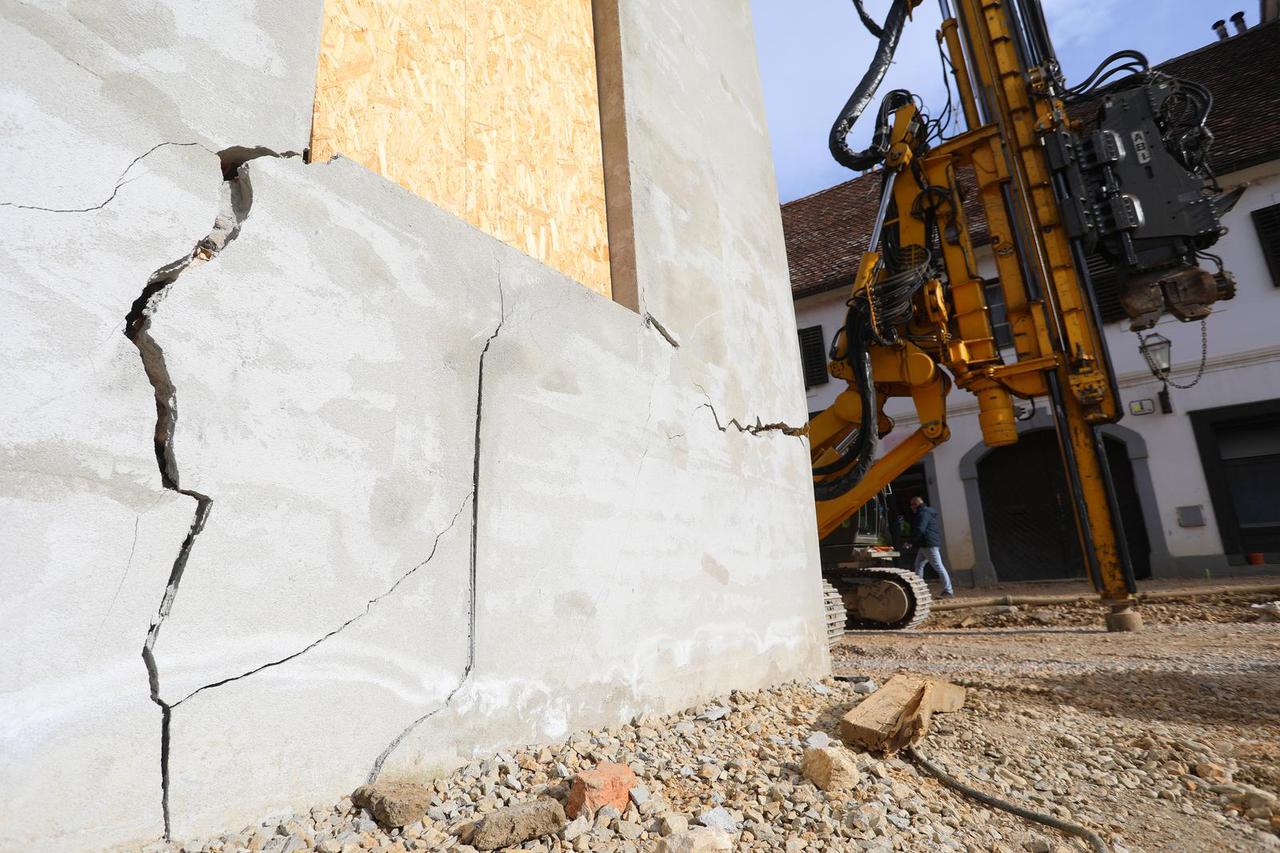 Karlovac: Pucaju zidovi na novoobnovljenoj zgradi u povijesnoj jezgri
