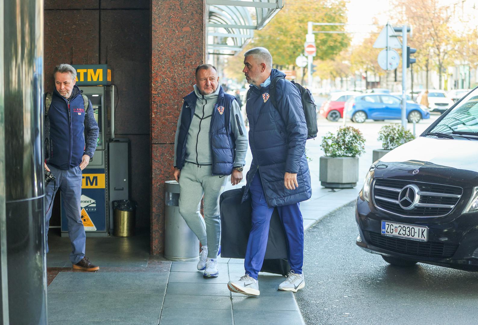 Igrači i članovi stručnog stožera stigli su u dobrom raspoloženju, a iz Zagreba su krenuli u Rijeku gdje ih već večeras od 19 sati čeka prvi trening na Rujevici