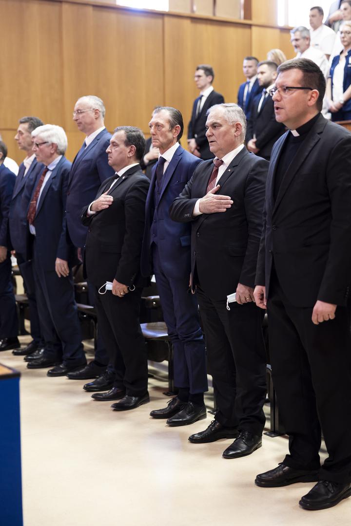 15.02.2023., Split - Obiljezavanje Dana Klinickog bolnickog centra Split zapocelo je obilaskom cetiriju uredaja kupljenih iz Nacionalnog plana otpornosti i oporavka, nakon cega je odrzana konferencija za medije na kojoj su za izjave bili dostupni ministar zdravstva Vili Beros i ravnatelj KBC-a Split Julije Meštrovic. Photo: Milan Sabic/PIXSELL