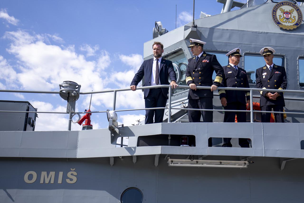 Split: Ministar obrane posjetio vojarnu "Admiral flote Sveto Letica Barba"