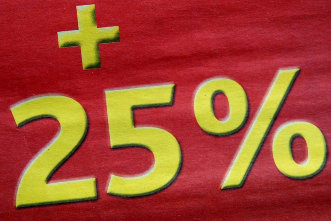 '01.03.2012, Slavonski Brod Od danas PDV 25 posto, gradjani se boje da ce cijene skociti i sve poskupjeti. Photo: Ivica Galovic/PIXSELL'